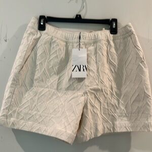 ZARA SHORTS SIZE LARGE